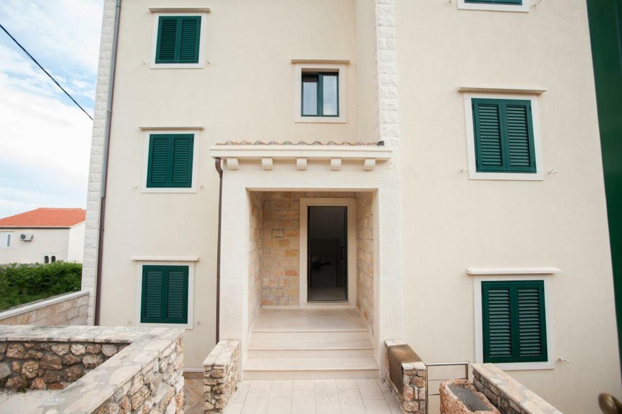 Ferienwohnung House Koloc Bol Exterior foto