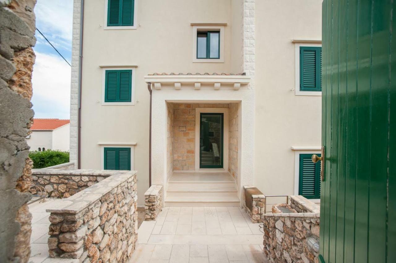 Ferienwohnung House Koloc Bol Exterior foto